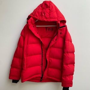 TNA Super Puff in Red